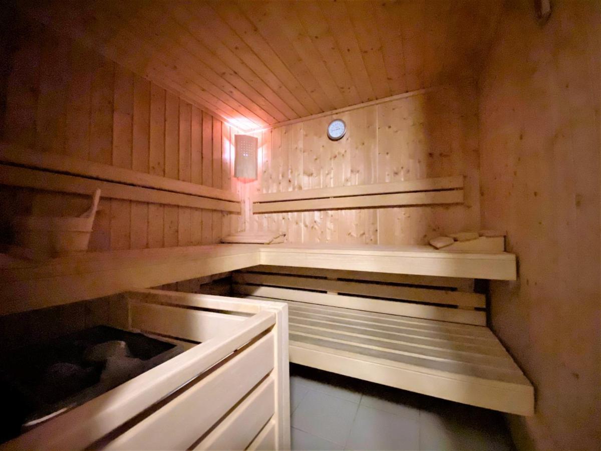Chalet In Morzine Sleeping 12 With Sauna المظهر الخارجي الصورة